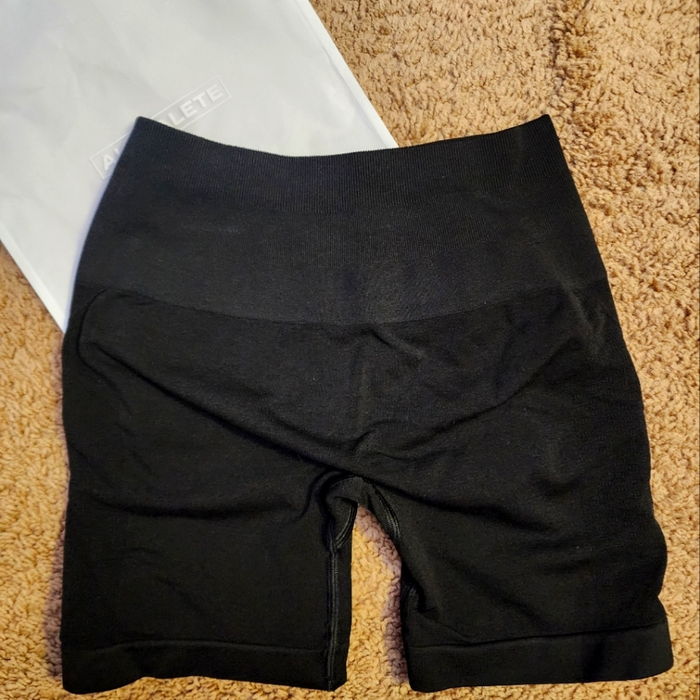 Alphalete Amplify Contour shorts 5in